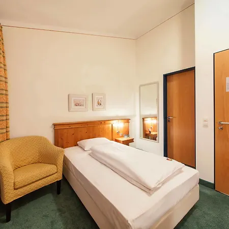 Garner Munich - Messe By Ihg Hotel 3*